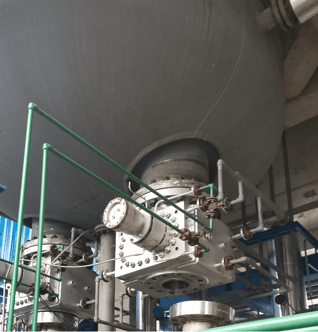 化工设备安装阶段入口盲板对熔体泵的防护作用